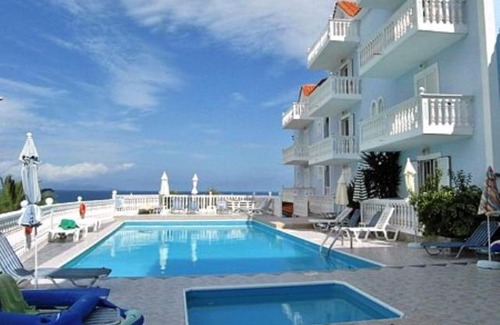 Amoudi Apartment | Clear Horizon