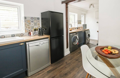 Halfway House Cottage | CLEMATIS COTTAGE, pet friendly, with open fire in Minsterley