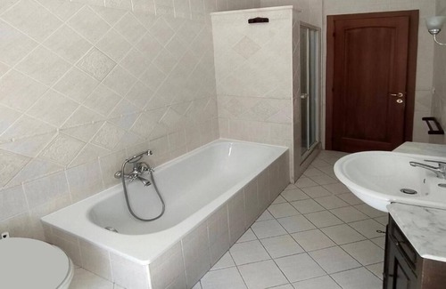 Ancona House | Cleo Azalea