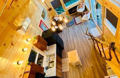 Stanton Cabin | Cliffline Twilight*WOW*Hot tub! Pet Friendly!