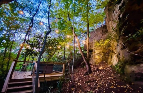 Stanton Cabin | Cliffline Twilight*WOW*Hot tub! Pet Friendly!