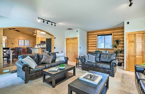 Clifton Cabin | Clifton Retreat w/Breathtaking Mt Backdrop!