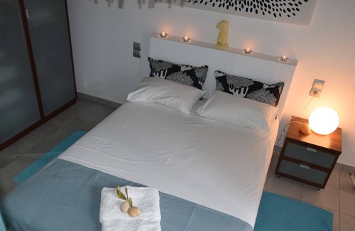 Ormos Korthiou House | CLIO'S BEACH HOUSE - DELUXE BEACH FRONT PROPERTY