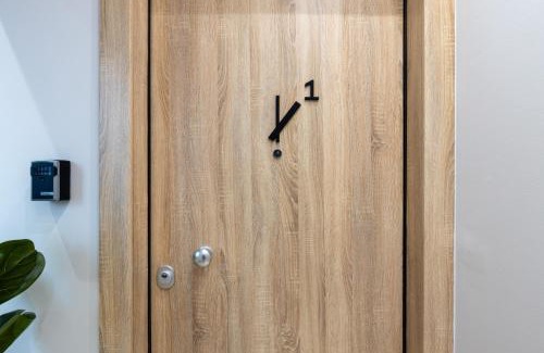 Xanthi Apartment | CLOCK Central Stay