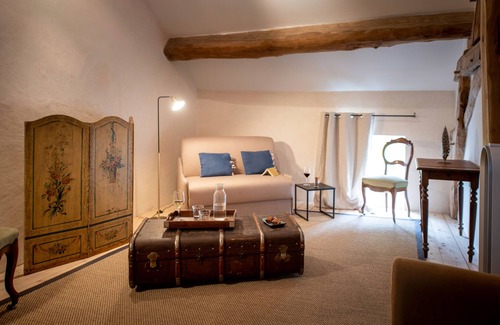 Meursault House | Clos Saint Jacques