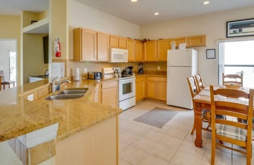 Four Corners Ski Chalet | Close to all resorts, gated 4br 3bth w/Pool/Jacuzzi😎 Perfect for the Parks🌴