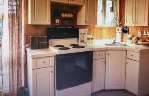 Westshore Estates House | Close to Okanagan Lake, Evely Beach less than 10 minutes away.