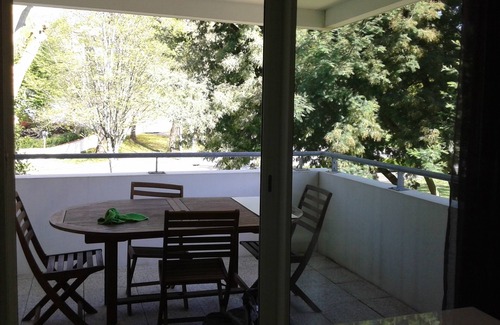 Anglet Apartment | CLOSE TO THE BEACHES, APART. T2 located A ANGLET- Capacity 4 PEOPLE FREE WIFI