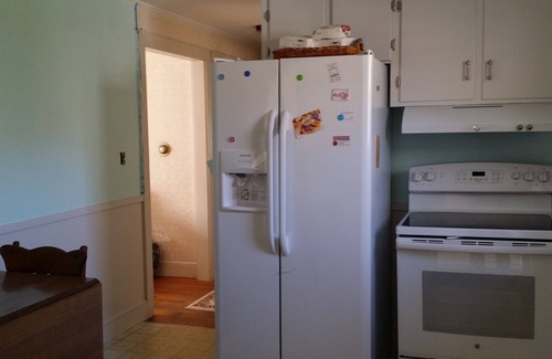 Rye House | Close to the ocean, within walking distance to Jenness Beach. Sleeps 7