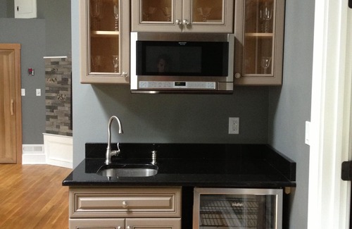 Little Compton House | Close to Vineyards & Beaches, Central AC, Sauna, Steam Shower & 2 Person Jacuzzi