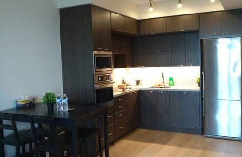 Willowdale Condo | Closed to subway 1+1 Luxury Condo With Parking and Wifi
