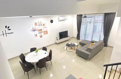 Larut House | Cloud Nine Homestay