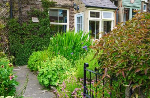 Birchover House | Cloudberry Cottage