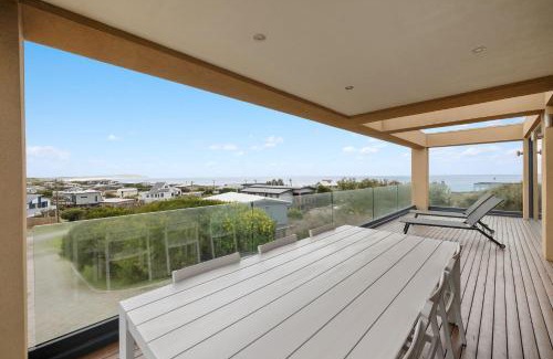 Surf Beach House | Cloudview