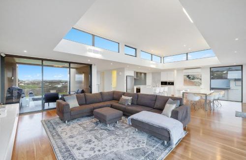 Surf Beach House | Cloudview