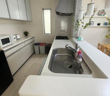 Matsubara Apartment | Clover House 大人数向け一軒家