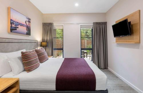 Seven Mile Beach Resort | Club Wyndham Seven Mile Beach, Trademark Collection by Wyndham