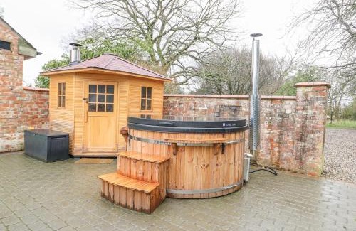 Hendrerwydd House | Coach House