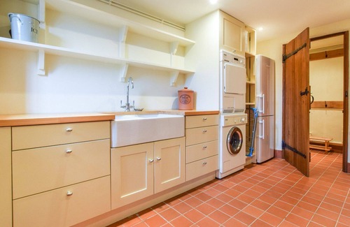 Wickhamford House | Coach House - sleeps 6 guests in 3 bedrooms