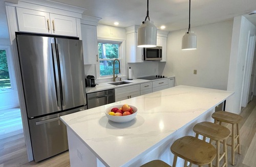 Rye House | Coastal Comfort in Rye: 1 Mile to Beach & 8 Minutes to Downtown Portsmouth