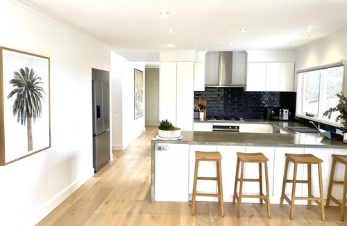 Frankston South House | Coastal Family Haven with Pool - Mornington Peninsula