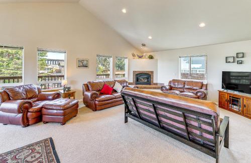 Newport House | Coastal Oregon Home Walk to Dock!