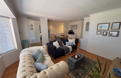 Kinross Apartment | Coastal Poolside guest suite in beautiful Kinross