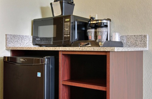 Vinton Hotel | Cobblestone Inn & Suites - Vinton