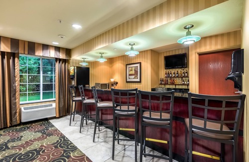 Vinton Hotel | Cobblestone Inn & Suites - Vinton