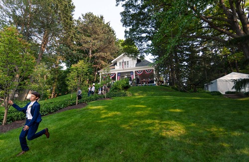 McHenry House | Cobblewood Manor on the Lake