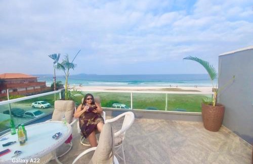 Foguete Hotel | Cobertura a 5mts da Praia, Churrasqueira, Varandão, Ar condicionado