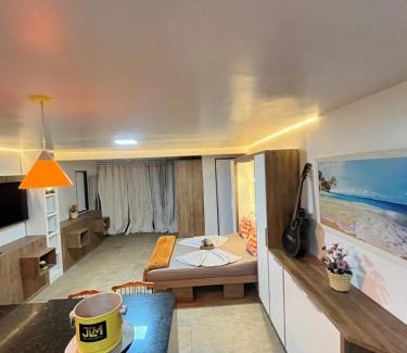 Foguete Hotel | Cobertura a 5mts da Praia, Churrasqueira, Varandão, Ar condicionado