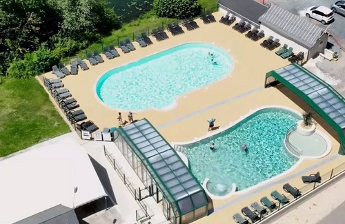 Les Andelys House | Coco Sweet 16m² + terrace with awning - without private bathroom 4 persons