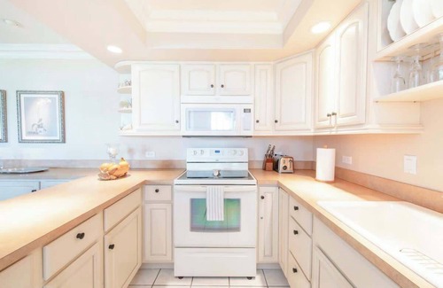 Seven Mile Beach Condo | Cocoplum #3 Oceanfront Condo on 7 Mile Beach