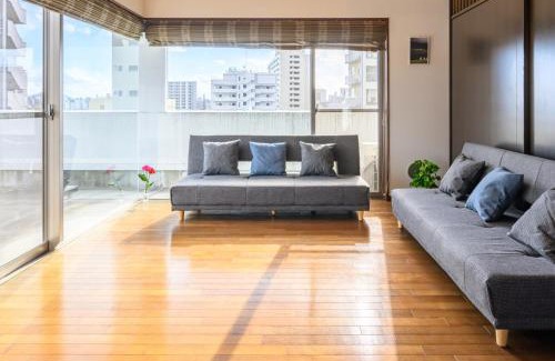 Nishi Ward Apartment | COCOSTAY 中広ネオイズム 最大10人 閑静な住宅街にある贅沢80m2の最上階プライベートオーナーズルーム