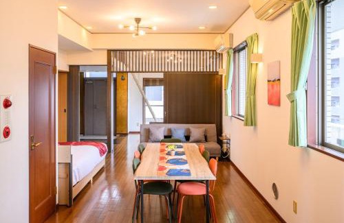 Nishi Ward Apartment | COCOSTAY 中広ネオイズム 最大10人 閑静な住宅街にある贅沢80m2の最上階プライベートオーナーズルーム