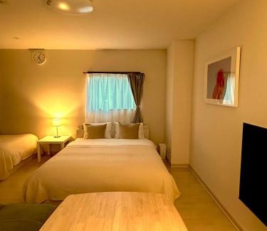 Fukuyama Apartment | COCOSTAY 福山駅前 4人まで同額 レスタウロアバンティ JR福山駅から徒歩7分の移動に超便利な好立地 Great location 7min walk from JR sta