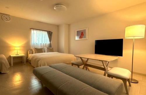 Fukuyama Apartment | COCOSTAY 福山駅前 4人まで同額 レスタウロアバンティ JR福山駅から徒歩7分の移動に超便利な好立地 Great location 7min walk from JR sta