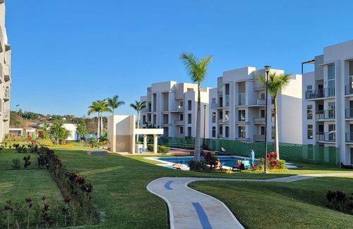 Lomas de Cocoyoc Apartment | Cocoyoc, Oaxtepec, Tepoztlan. 3 bed. 2 baths, 2 pools (5 min from Six Flags)