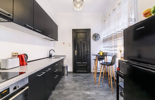 Brasov City Centre Apartment | Colins Place