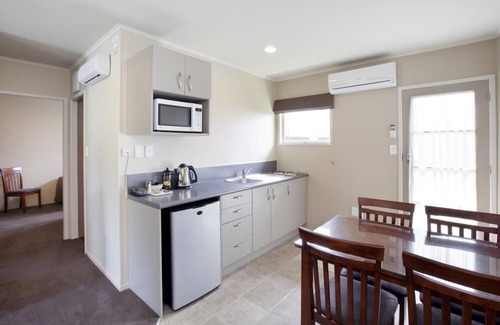 Tauranga South Hotel | Colonial Court Motor Inn