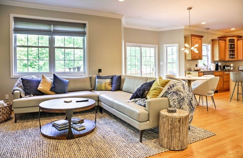 Monroe House | Colonial-Style 'Warwick Retreat' - 1 Hour to NYC!