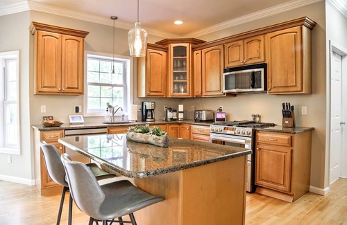 Monroe House | Colonial-Style 'Warwick Retreat' - 1 Hour to NYC!