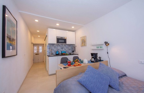 Colonno Apartment | Colonno Fronte Lago, Colonno, Italy