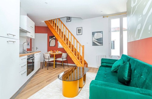 Bagnolet Apartment | Colorful apartment 5 minutes from Paris