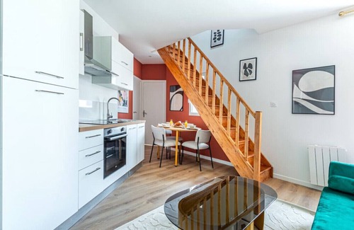 Bagnolet Apartment | Colorful apartment 5 minutes from Paris