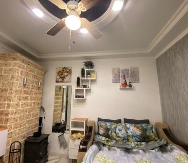 Ciekurkalns Apartment | Colorfull Experience in Hause built 1910 Fast free WiFi Free Parking