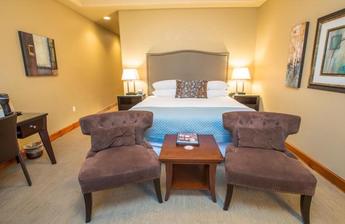 Hood River Hotel | Columbia Cliff Villas