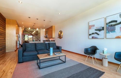 Hood River Apartment | Columbia River Gorge View FOUR Condo