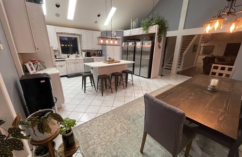 Ingalls House | Come and relax at the Lake House!